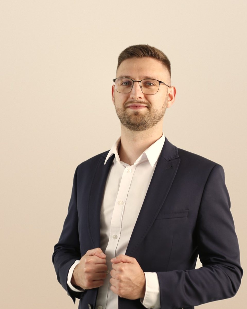 Adam Semerjyan – ekspert kredytowy z Poznania